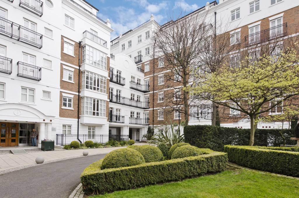 Kensington Green, W8 , 3 bedroom, Apartment